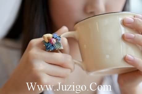 朋友圈晒吃火锅的幽默句子(精选25句)
