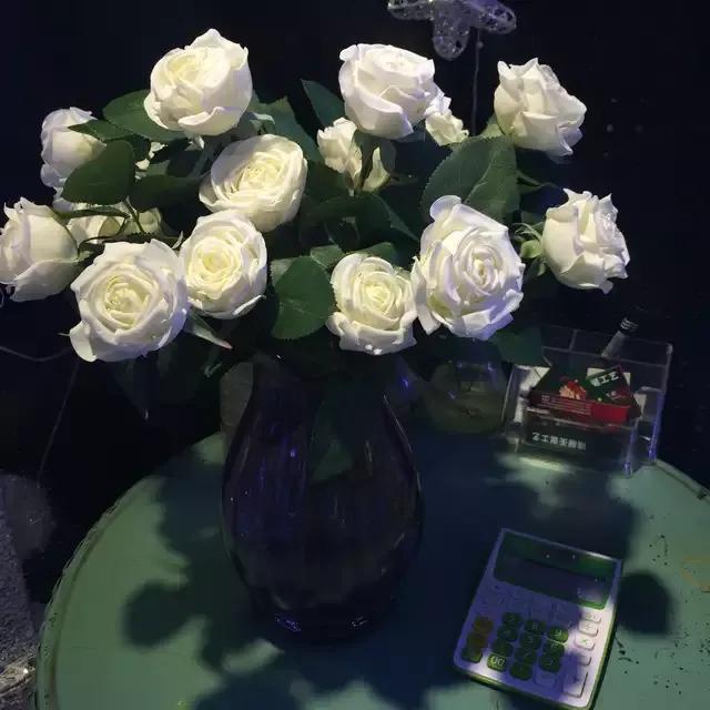 能吸引人的文案(发一条一秒吸引朋友圈的文案)