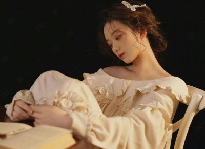 ​撒娇可爱的撩人小情话：我觉得你今天特别怪，怪好看的