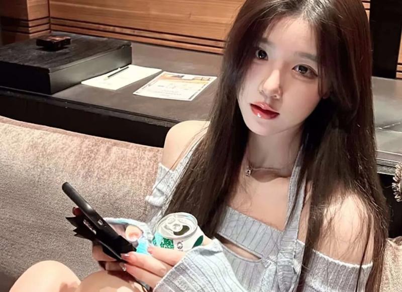 《关于苇字的情话》黑色眼瞳里的那一抹悲伤丶发布 《关于苇字的情话》黑色眼瞳里的那一抹悲伤丶发布