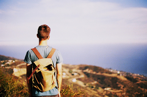 适合深夜发朋友圈正能量文案(26句)